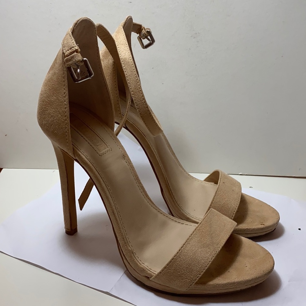 NUDE PU STAP HEEL